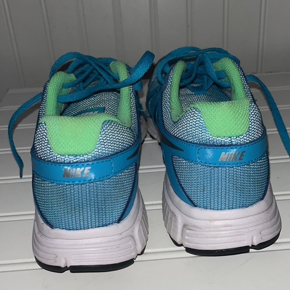 Nike blue sneakers size 6.5Y - Picture 3 of 7